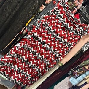 Agnes & Dora SZ 2XL Red and Black Zigzag Maxi Skirt
